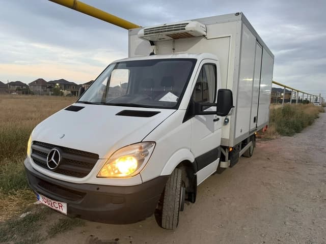 Mercedes-Benz T1
