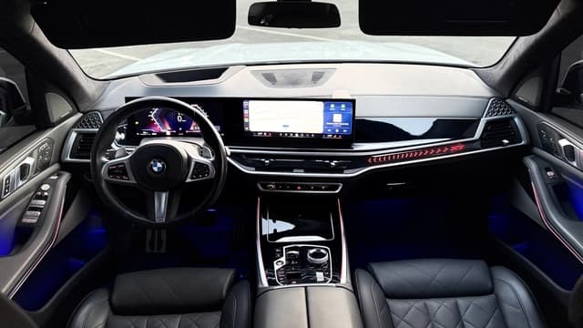 Продам BMW X7 2023 в отличном состоянии